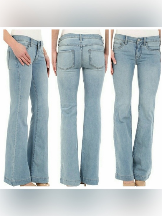 Free People Denim - HTF Free People Midrise Flare 70’s Jeans Light Wash SZ 28